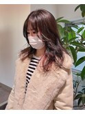 レイヤーセミロングくびれヘアインナーピンク