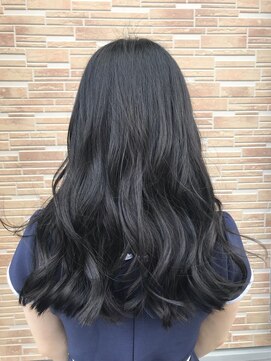 ルッソ チアロ(Lusso chiaro) 波巻きロングスタイル/30代40代50代