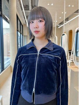 スニュウ(snuw) 【snuw_hotaru】ケアブリーチブリーチカラーグレーカラーボブ