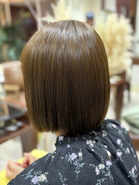 フラット 千葉(Flat.) オリーブグレー、艶髪ショートボブ【千葉】