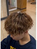 大分ツイストスパイラルパーマメンズマッシュ刈り上げレイヤー