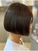 切りっぱなしボブ/刈り上げボブ/くすみベージュ