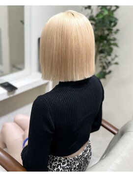 カリーナ(CARINA) ブロンド/ハイトーンカラー