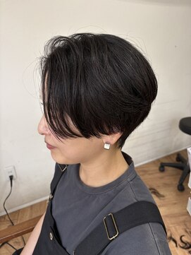 カナエ(CaNaE) ハンサムなかき上げショート