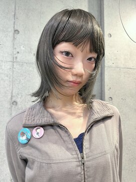 キャロルガーデンズ ボコカ 表参道(Carroll Gardens bococa) 顔まわりレイヤー｜ミディアムウルフ