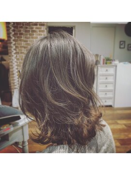 ディアー 生駒店(Dear) 外ハネフェミニンボブスタイル