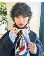 ホロ(hollo) スパイラルハードパーマ　マッシュウルフショート黒髪パーマ