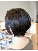 横からもシルエットを長くキレイに魅せるくびれショートボブ