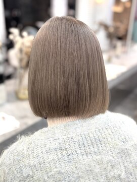 ラビス 浦和(Lovis) 黒髪カタログ/ボブルフ/ネビージュ/ワンレン/スペインカール