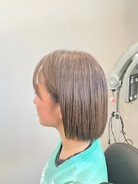 アイノ(AINO.) 【耳にかけても縛っても可愛い】切りっぱなし×透け感ブラウン