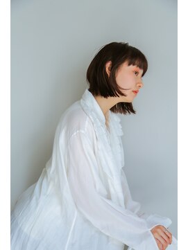 チル(chill) 透明感ショートボブ