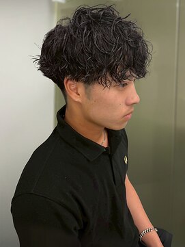 セプト 博多(SEPT.) ツイストスパイラルパーマ ツーブロック 束感 メンズショート