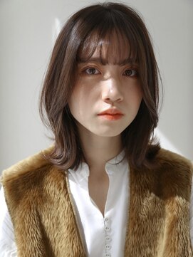 くびれミディアム/アッシュカラー/透明感カラー