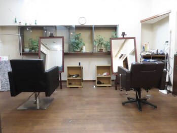 ヘアーサロンアキノの写真/カット＋白髪染め4200円～!こまめなメンテナンス清潔感キープ.財布に優しい価格で男の身だしなみを整えます