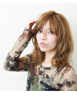 リベラル(liberal) 大人のニュアンスロブ[シークレットハイライト//ゆるふわカール]