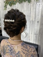 パーティーヘアアップスタイル