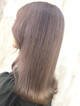 ラビス(Lovis) ハッシュカット/フルバング/似合わせカット/レッドブラウン