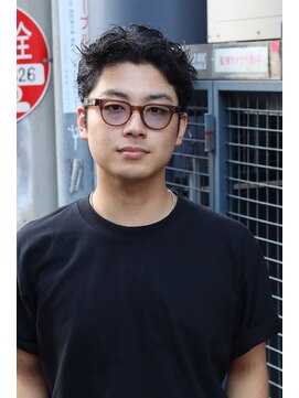 ルアウラフ(LUAU LOUGH) Instagram/@taiyo19980626/スパイキーショート