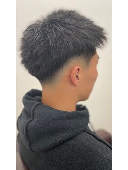 ブル(BULL)の写真/【フェード技術に自信あり】早朝、仕事終わりの遅い時間対応OK！再現性はもちろん、トレンドヘアもお任せ!