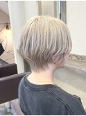 ショートカット×ミルクティーベージュ
