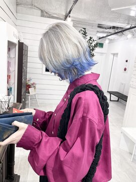 メゾントワ(Maison Toi) white design blue