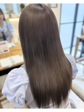 ラビスモア(Lovis moa) 上尾/ダブルカラー/ブリーチ無し/白髪ぼかし/韓国