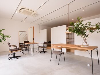 ヘアプラスニリンソウ(hair+)の写真/経験豊富なスタイリストがマンツーマンで対応。大人女性に寄り添うヘアケアに特化したプライベートサロン◎