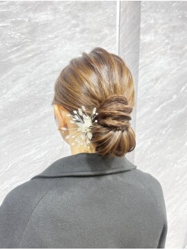 エルディ 大宮(eldy) シニヨン