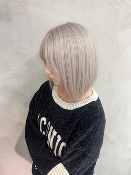 リエンスオーラ(RIENS aura) 【RIENSaura】ホワイトベージュ系×daichi