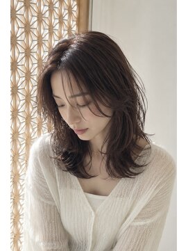 オアシスアヴェダ ザ・ペニンシュラ東京(OASIS AVEDA) セミロング・暗髪ロング・レイヤー・銀座日比谷有楽町20代30代