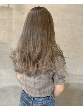 アティック ヘアーデザインアンドリラクゼーション(attic hair design&relaxation) グレーベージュ