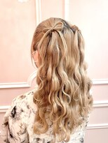 グルーヴ グルーヴ フェエリー(groove groove feerie)&nbsp;まおりんのリボンウェーブハーフツイン 新宿歌舞伎町ヘアセット