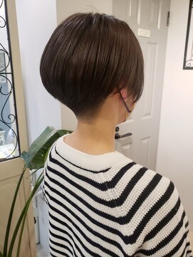 ヘア ケア ディエイチケー(HAIR CARE DHK) お洒落ショート刈り上げ女子