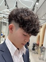 フィフス 渋谷(fifth)&nbsp;スペインカールスパイラルパーマ刈り上げフェード19時以降渋谷