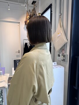 ロカ 表参道(loka) ミニボブ/シルキーベージュ[表参道/ブリーチ/ハイライト]Mai