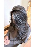 海外ヘアコントラストハイライト
