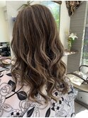 白髪ぼかしハイライトトセミディー