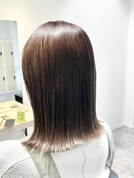 ストフ(stof) 切っぱなしボブ/ベージュカラー/外ハネボブ/りんご幹細胞