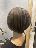エレノア 越谷(Eleanor)&nbsp;白髪ぼかし/寒色ハイトーンベージュ/ショートボブ【RIE】