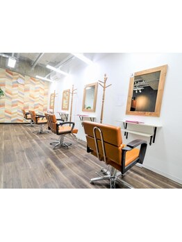 【岐阜市/鏡島】スタッフが笑顔でお出迎え♪温かな雰囲気で居心地の良さ◎初めてでも緊張せずに過ごせる