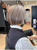 白髪ぼかし/イメチェンヘアスタイル/前髪カタログ/ショートボブ