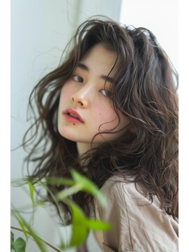 ラナ 新宿(lana) こなれミディアム/シースルーバング/顔まわり【lana hair 新宿】