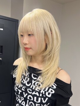 ベレーザ 渋谷(BELEZA) 12965ホワイトブロンドフェザーショートレイヤー韓国風巻きボブ