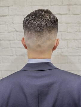グレイスフル バーバープラチナム 六本木店(Graceful Barber platinum) スキンフェードクラシカルサイドパート