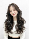 大人の艶感ロング×柔らかレイヤーで上品印象