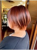 インナーカラーでアクセントを持たせたショートボブ