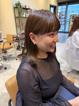 ワゴンバイアフロート(Wagon by afloat) ミディアムレイヤー×ストレート20代30代40代丸顔面長池袋