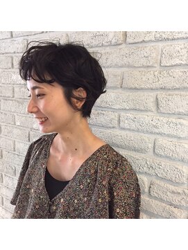 マルケ ドゥ マッシュ(MaruQuee de mashu) ネープレスショートパーマ