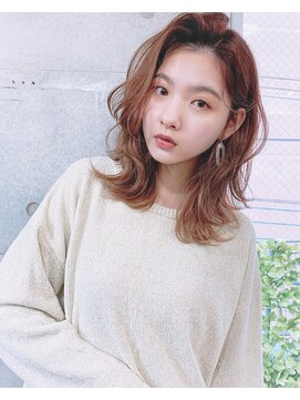 リコバイアフロート(riko by afloat) センターパートテラコッタブラウンくびれヘア【riko立野】