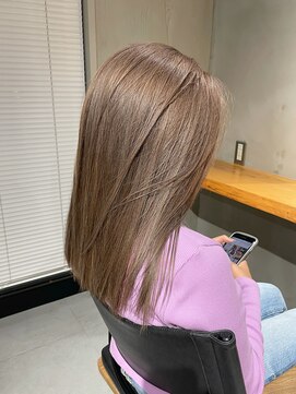 ニキータ(Nikiita) クリスタルベージュ B5626